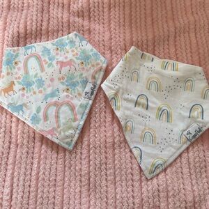 Copper pearl Baby girl bibs New! 2 unicorns and rainbows